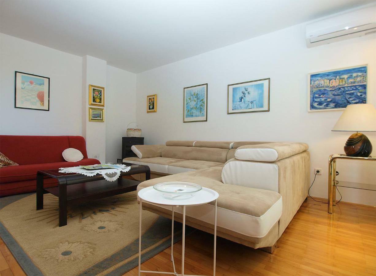 House Dubravka 1946 Apartment *